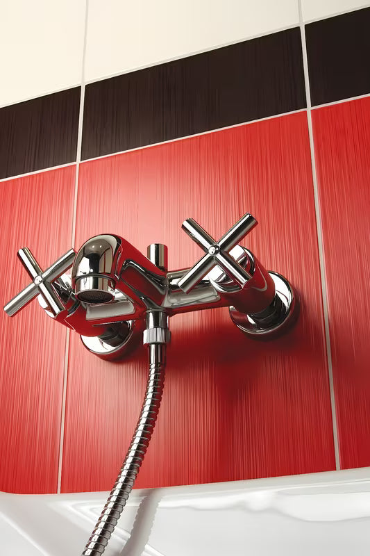 Paffoni Cruz z dvema ročajema stenska armatura za kad s tuš setom u krom izvedbi.