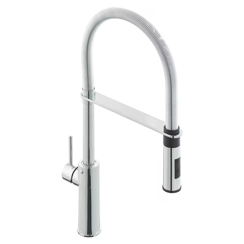 Enoročna armatura za pomivalno korito Paffoni Light u kromiranoj izvedbi z izvlečno prho i sa zakretnim izljevom.