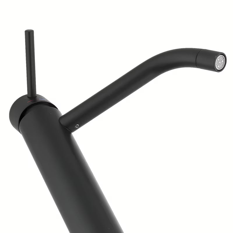 Enoročna stoječa armatura za umivalnik Paffoni Light u crnoj mat izvedbi brez odtoka.