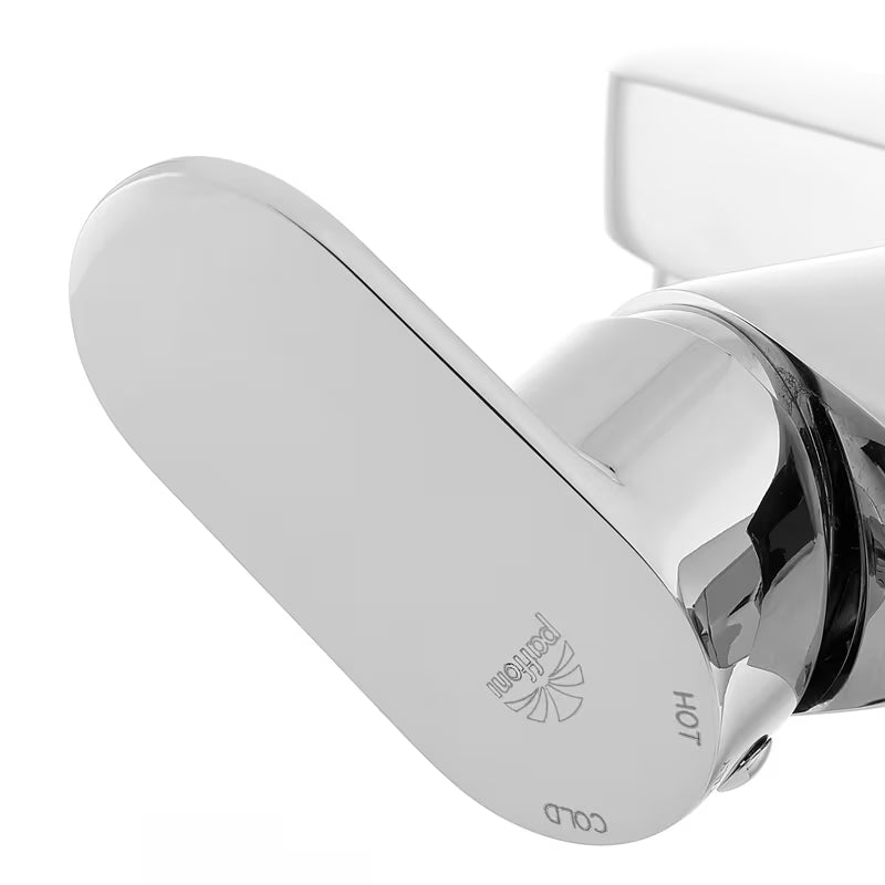 Enoročna stenska armatura za kad Paffoni Pavia u krom izvedbi, zaobljenog dizajna