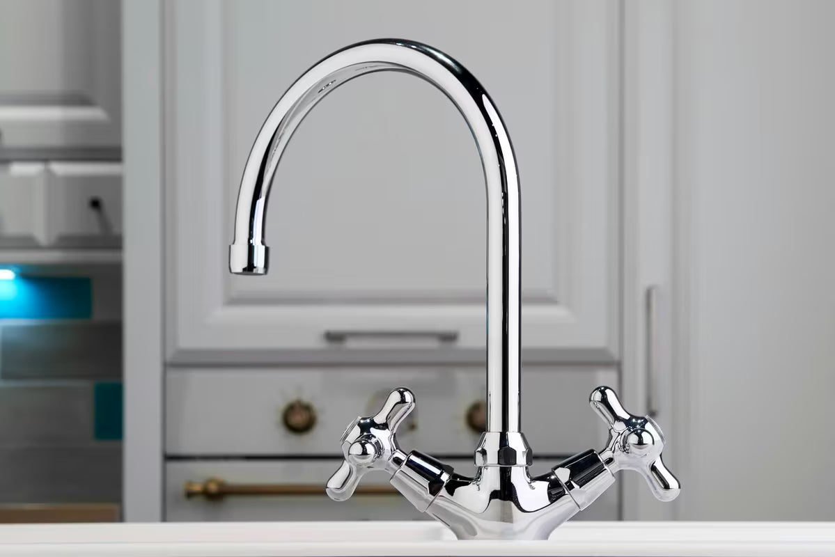 Paffoni Ricordi z dvema ročajema stoječa armatura za pomivalno korito z vrtljivim izlivom u krom izvedbi