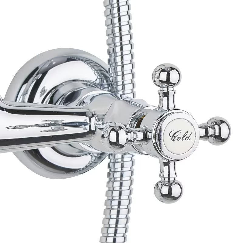 Metalni tušni sistem Paffoni Ricordi u dizajnu retro s nadglavnom i ručnom tuš slušalicom u izvedbi chrome.