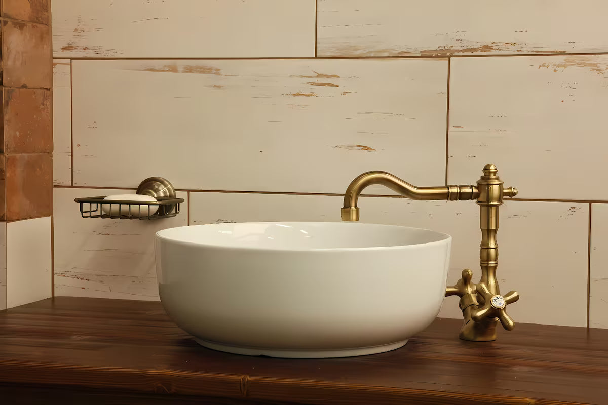 Paffoni Ricordi z dvema ročajema stoječa armatura za umivalnik z odtokom u brončanoj izvedbi