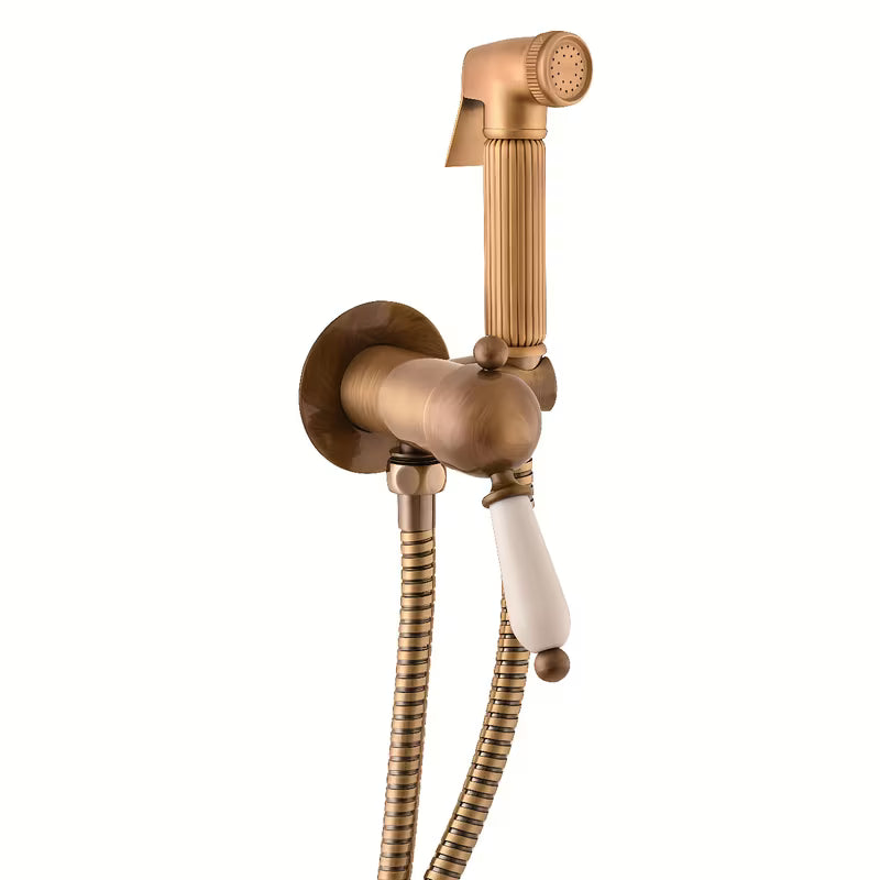 Podometna armatura za bide Rav Slezak Labe u izvedbi stara mjed s metalnim tušem i crijevom