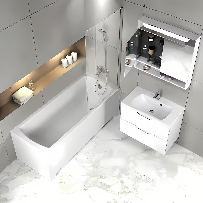 Bijeli sjajni omarica z ogledalom Ravak Classic II s integriranom LED rasvjetom i unutarnjim policama.