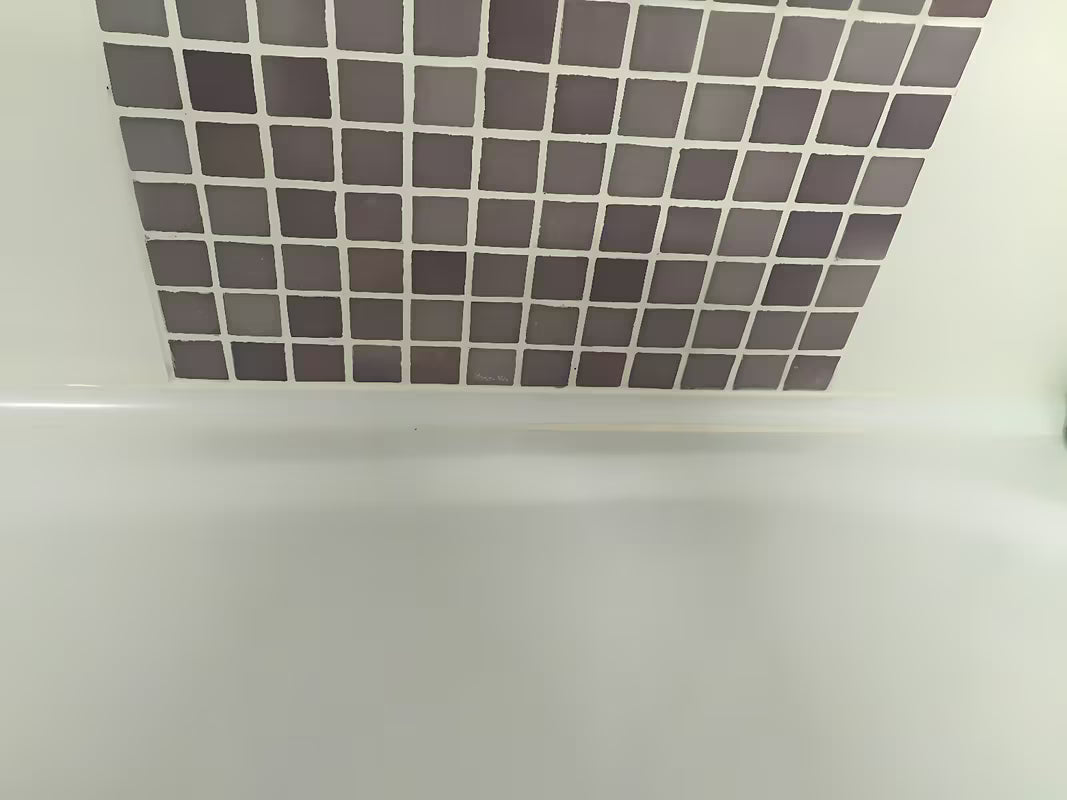 Montažni komplet Ravak 10° v beli barvi pro montažo in tesnjenje tuš kadi kotna
