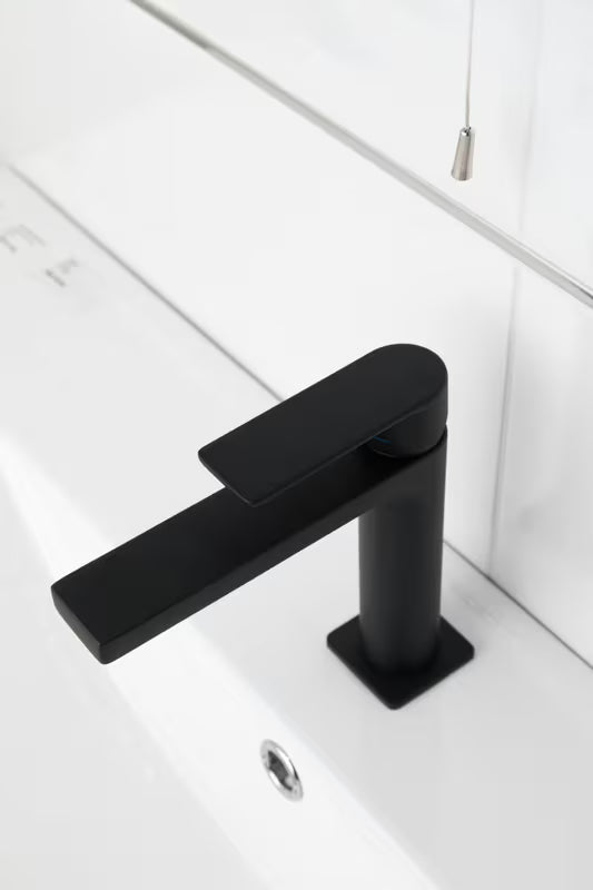 Stoječa armatura za umivalnik SAT B-Way u mat crnoj boji s ručicom za upravljanje brez odtoka.