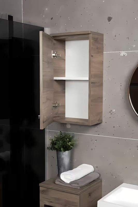 Viseča kopalniška omarica SAT Cube Way 32,5 x 20 x 63 cm u dekoru hrasta wellington s kromiranom ručkicom.