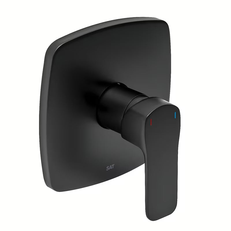Podometna enoročna armatura za tuš SAT Cube Way u mat crnoj izvedbi pro modernu kupaonicu.