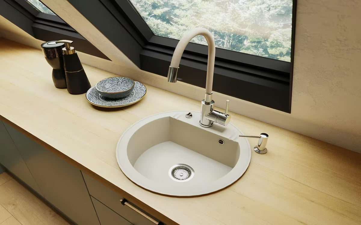 Ugradbeni kromirani dozirnik za milo SAT Chrome s mesinganom pumpicom pro za ugradnju u ploču