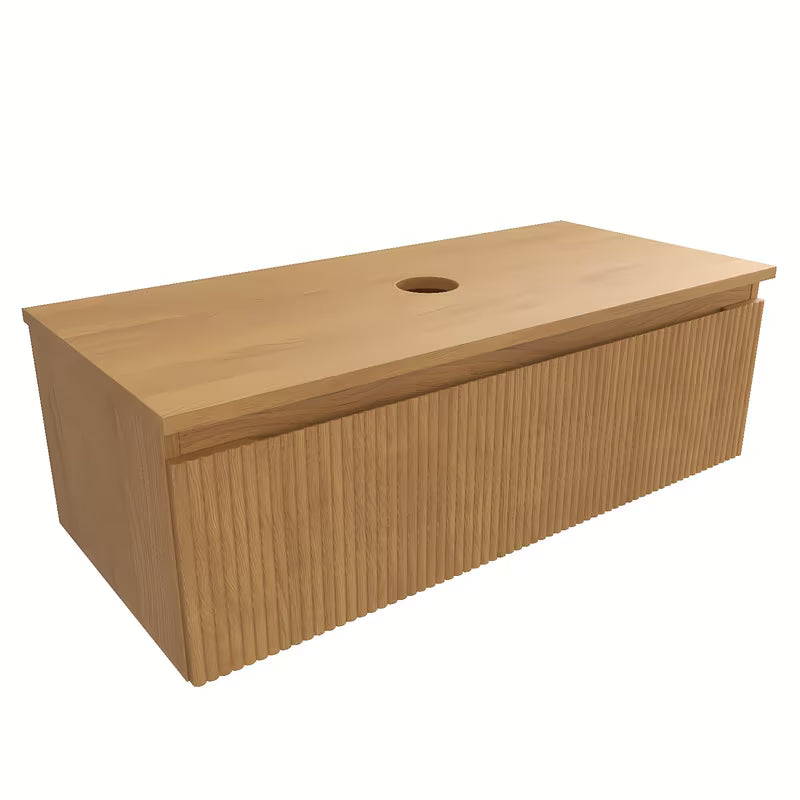 Viseča kopalniška omarica SAT Evolution s pokrovnom pločom u dekoru medni hrast s mat površinom.