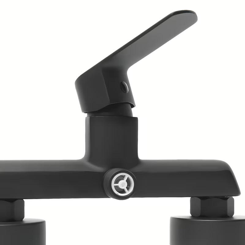 Stenska enoročna armatura za tuš SAT Feel u mat crnoj boji brez tuš seta.