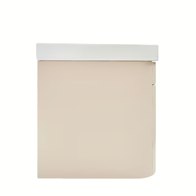 Viseča omarica z umivalnikom SAT Fusion u mat pješčano bež boji z vtičnico i s bijelim sjajnim umivaonikom.