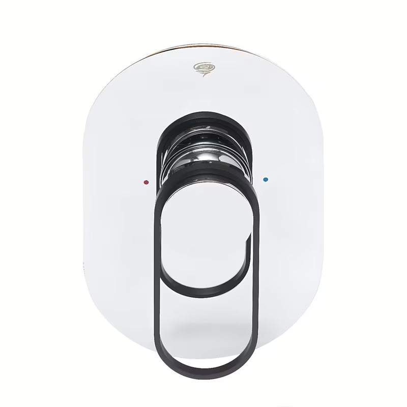 Podometna enoročna armatura za tuš SAT Fusion u sjajnoj crnoj izvedbi s podžbuknim tijelom.