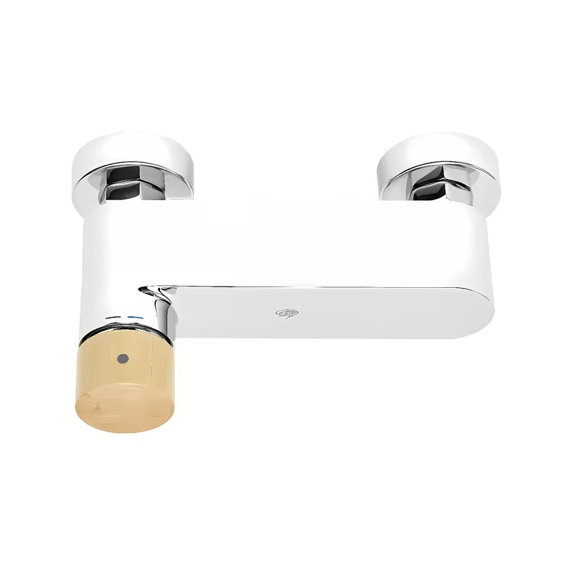 Enoročna armatura za tuš SAT Fusion s kromiranom površinom i ručicom u dekoru svijetlog drva.