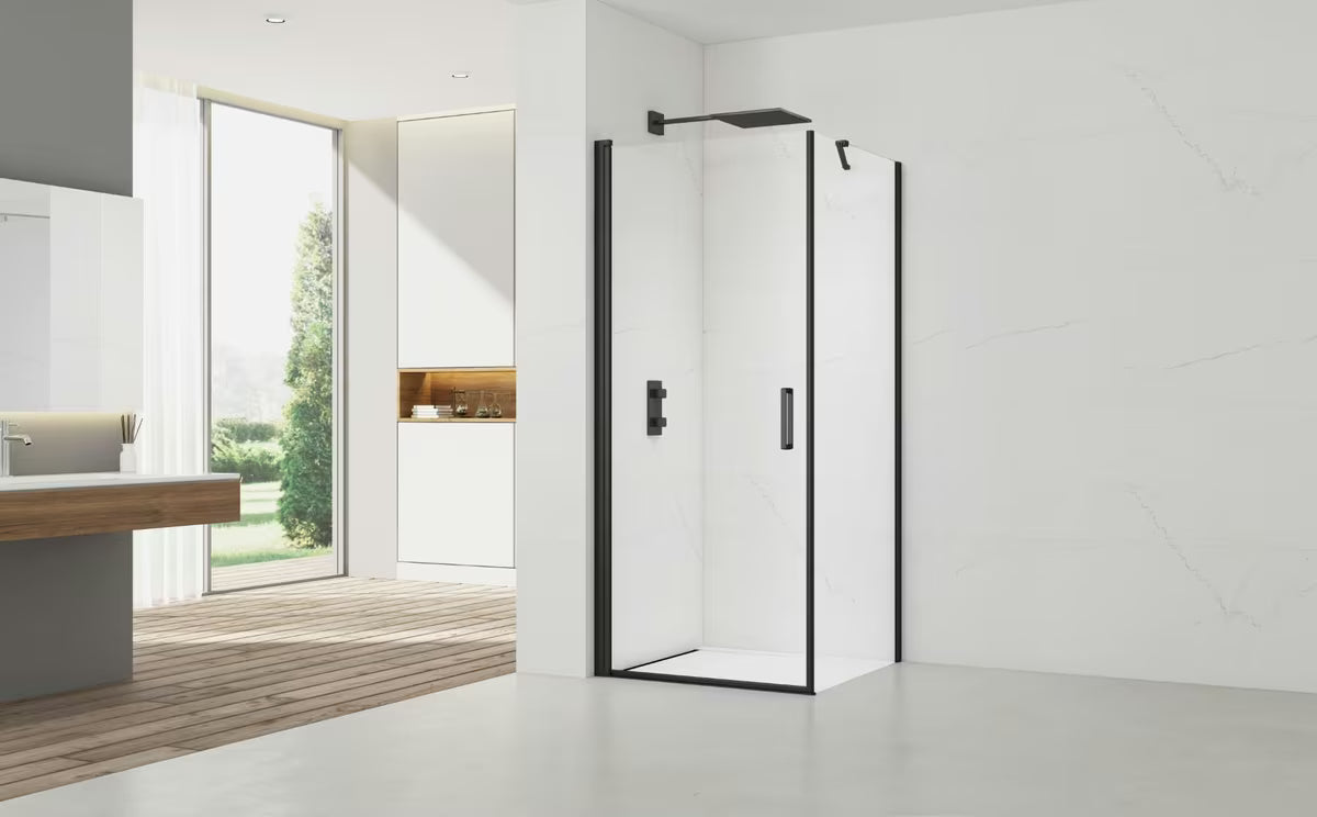 Svijetlosiva kopalniška preproga SAT Infinitio s mekanim dugim vlaknima i protukliznim donjim slojem.