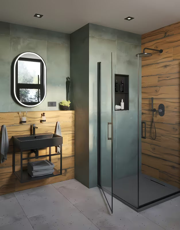 Svijetlosiva kopalniška preproga SAT Infinitio s mekanim dugim vlaknima i protukliznim donjim slojem.