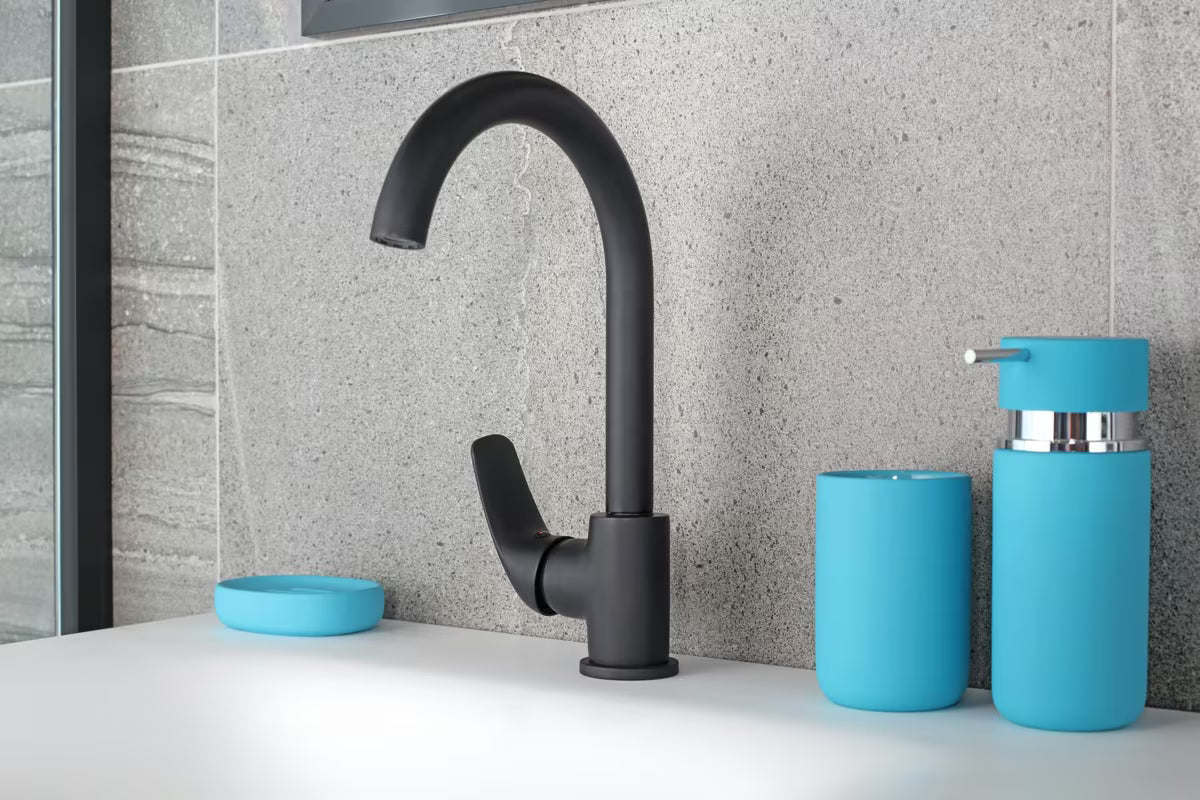 Samostoječi dozator tekućeg sapuna SAT Infinitio u mat tirkiznoj boji.