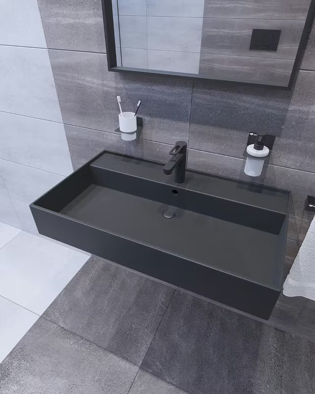 Keramični umivalnik SAT Infinitio 80,5x46,5 cm v črni mat barvi s prelivom in pravokotno obliko.