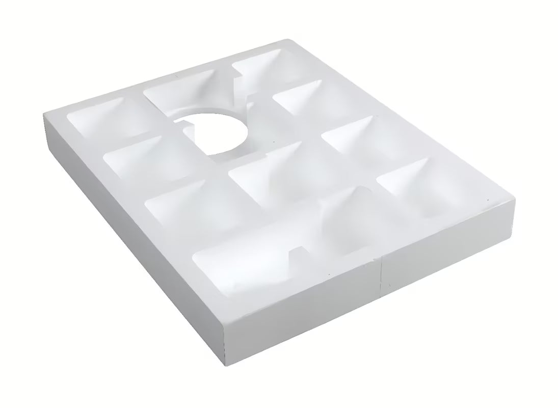 Bijeli polistirenski nosač SAT pro za tuš kadu od izdržljivog HDPS materijala.