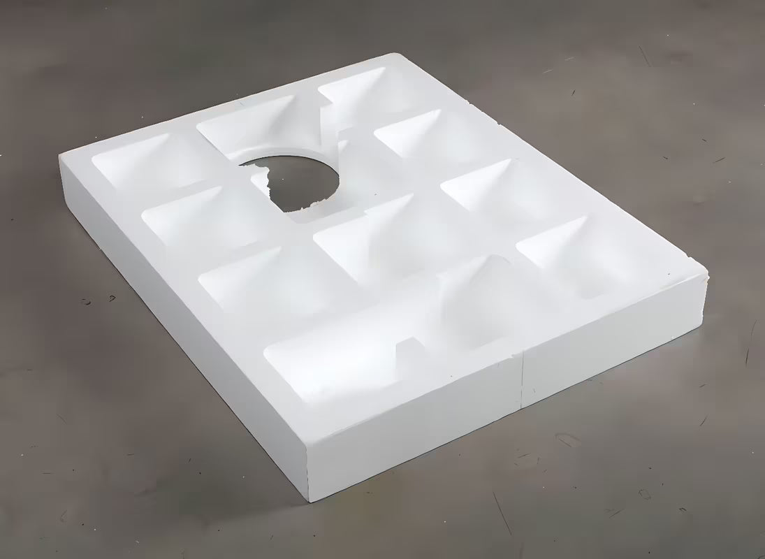 Bijeli polistirenski nosač SAT pro za tuš kadu od izdržljivog tvrdog polistirena HDPS.