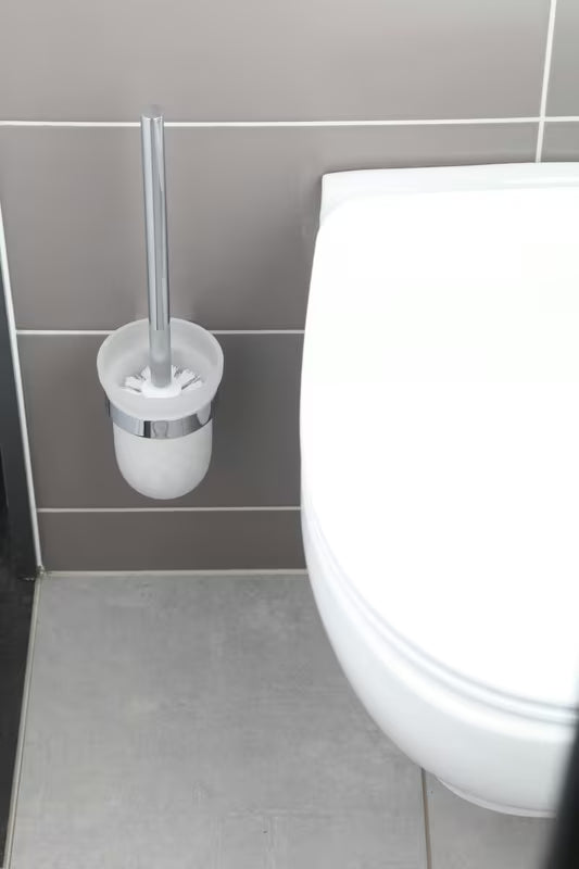 Stenska WC ščetka SAT Project v krom izvedbi z mlečnim steklom
