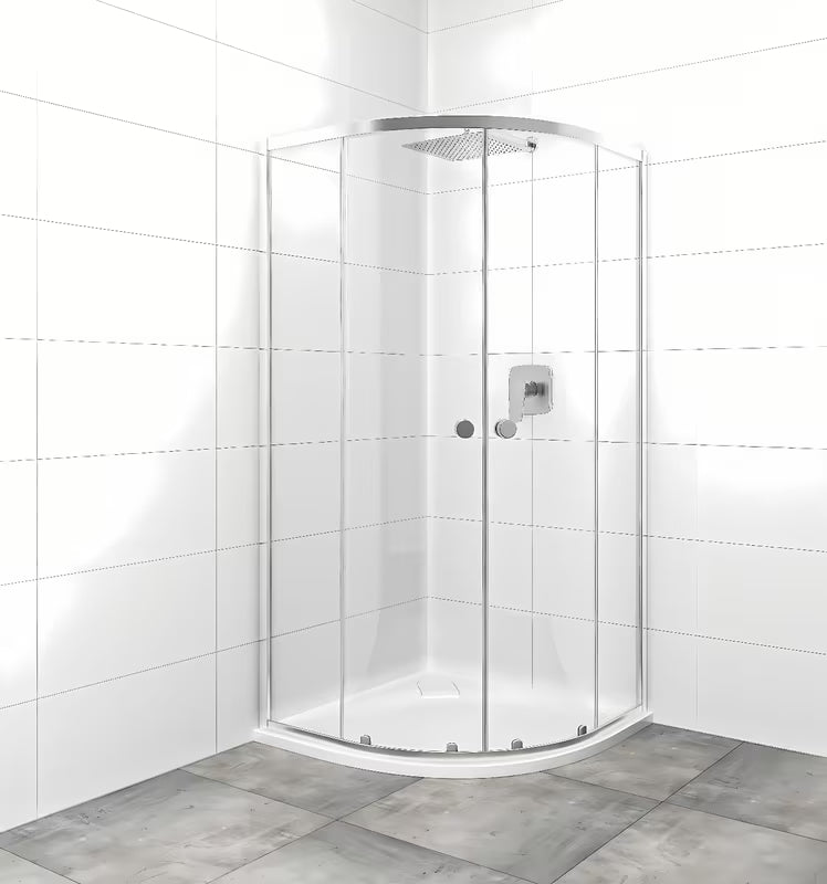 Polkrožna tuš kabina SAT Project 80x80 cm s kliznim vratima, prozirnim staklom i profilima u sjajnom kromu.