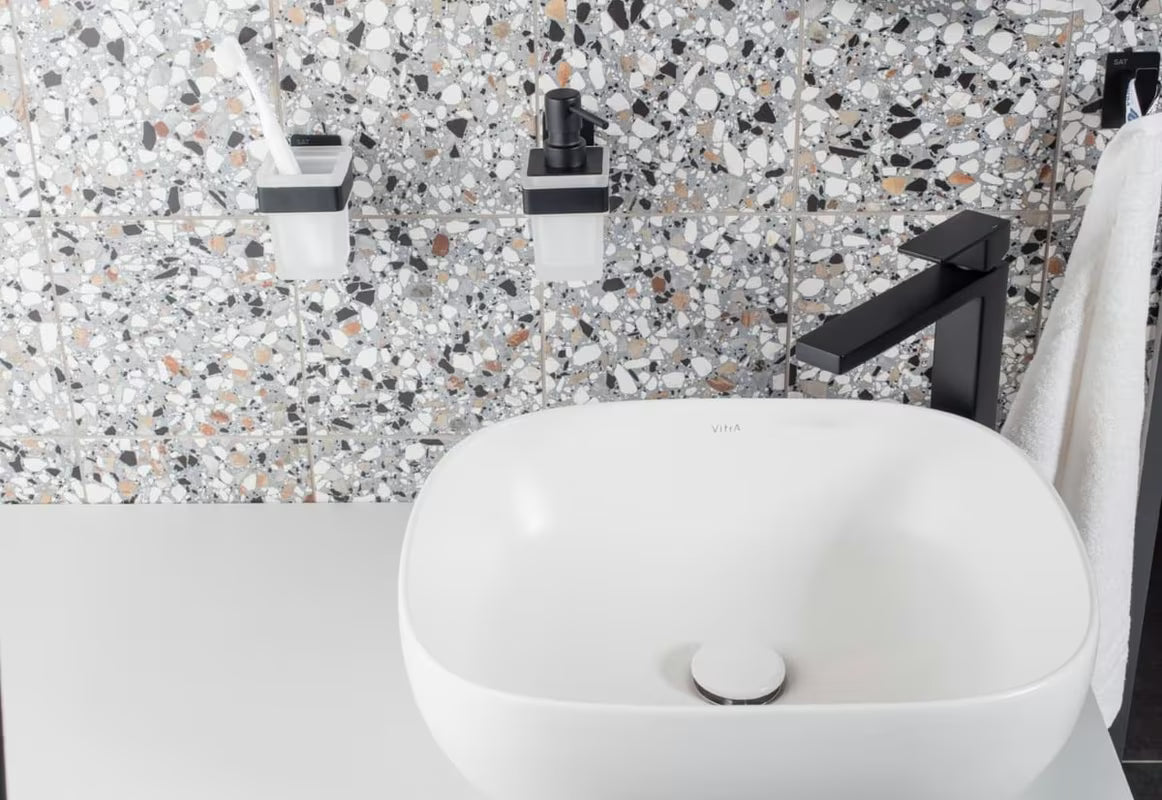 Crni nehrđajući dozirnik za milo SAT pro montaža lijepljenjem bez bušenja