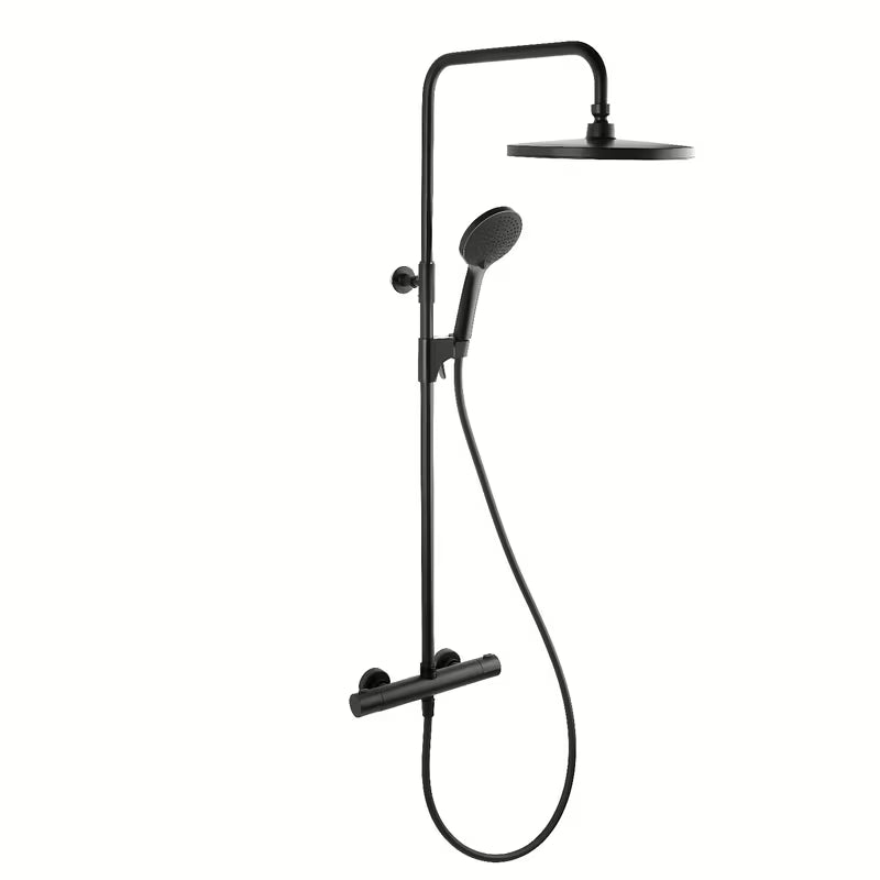 Crni tušni sistem SAT s termostatsko armaturo sa sigurnosnim graničnikom na 38 °C.