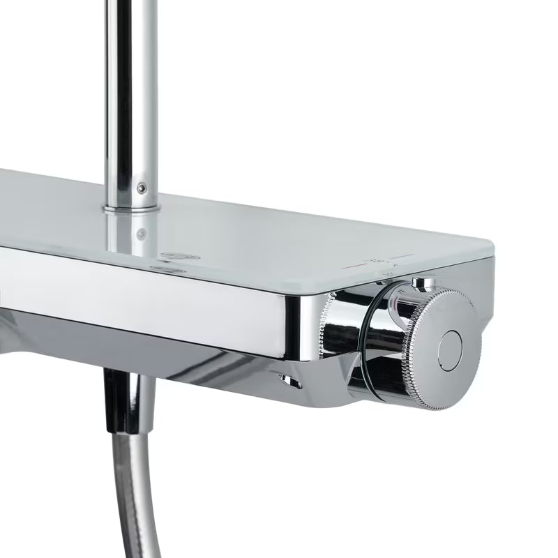 Tušni sistem SAT Chrome s termostatsko armaturo, staklenom policom te nadglavnim i ručnim tušem u krom izvedbi.