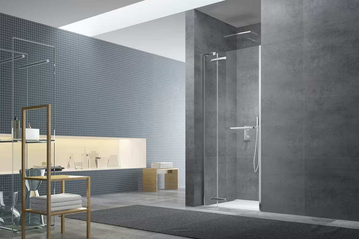 Tuš vrata s pantima SAT TGD New 120 cm u krom izvedbi s prozirnim staklom i EasyClean premazom