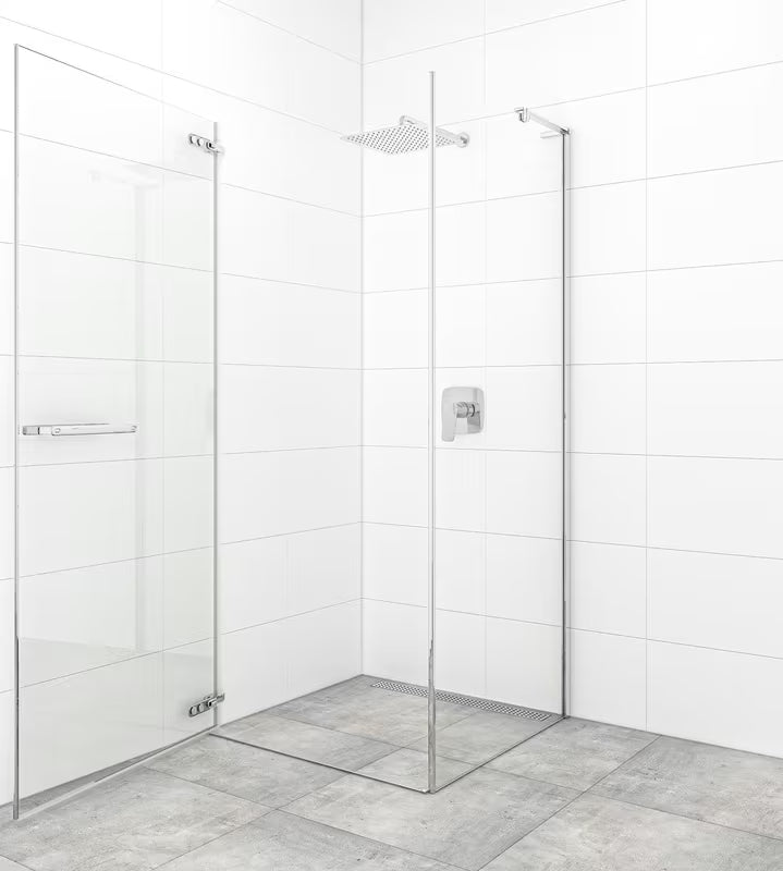 Zaokretna tuš vrata SAT Tgd New 90 cm u krom izvedbi s prozirnim sigurnosnim staklom i Easyclean premazom.