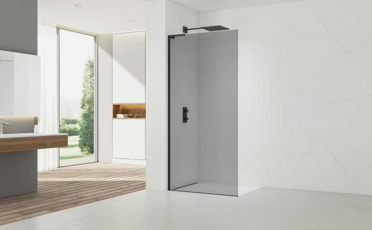 Walk-in tuš stijena SAT 110x200 cm s dimljenim staklom i crnim mat profilima