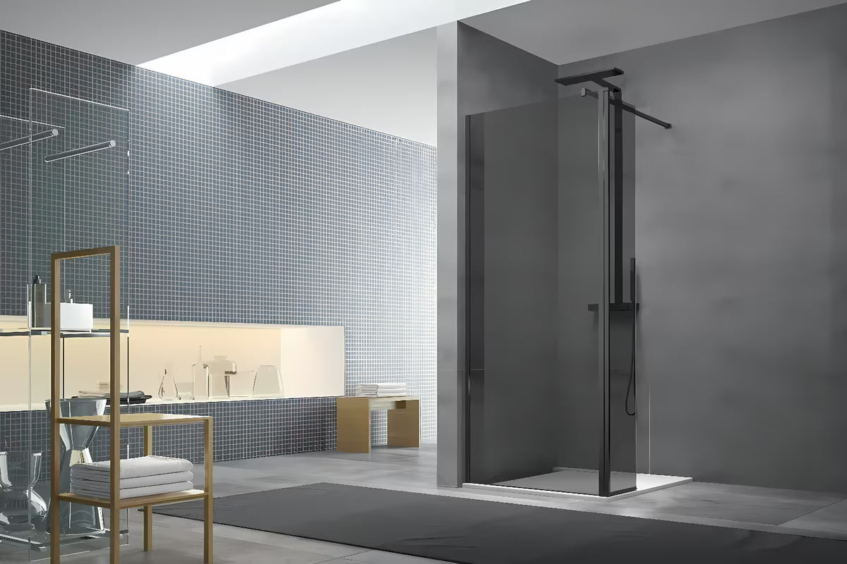 SAT Walk-in tuš stena Walk-In 100 cm u crnoj boji sa zatamnjenim neprozirnim staklom.