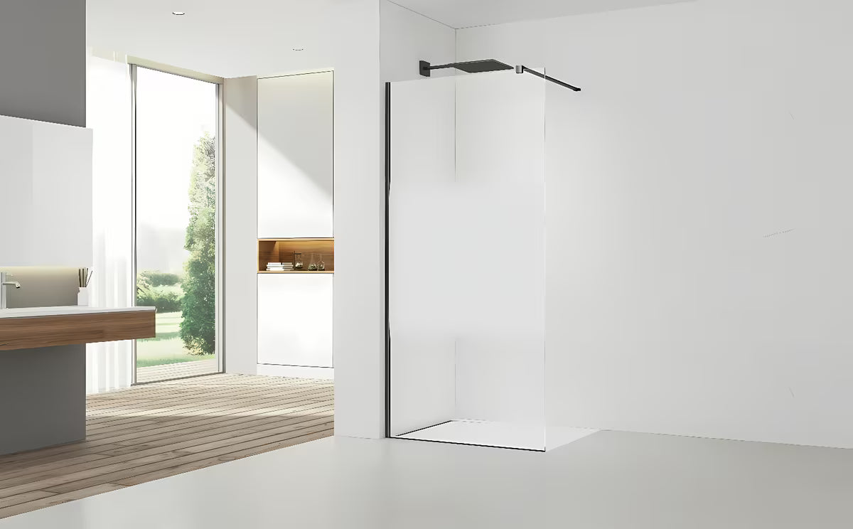 SAT Walk-in tuš stena Walk-In 140 cm u crnoj boji s prozirnim staklom i intimnom trakom