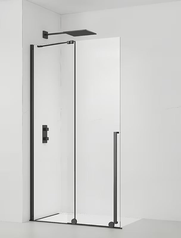 Tuš stena walk-in SAT Xmotion 140 cm s prozornim steklom, drsnim odpiranjem in črnimi profili