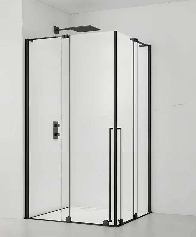Pravokotna tuš kabina SAT Xmotion 90x110 cm v črni izvedbi s prozornim steklom in drsnimi vrati.