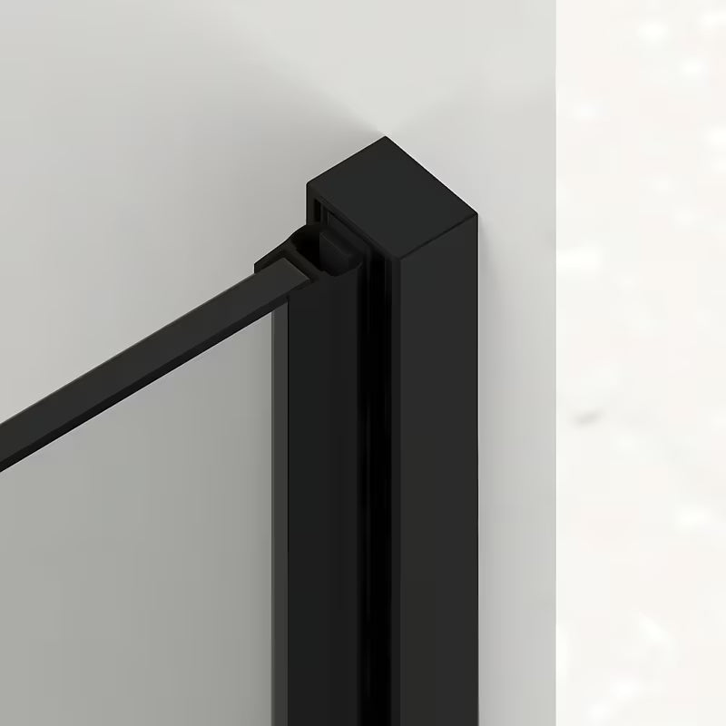 Tuš vrata za nišo SAT Xmotion 140 cm v črni barvi s prozornim steklom in drsnim odpiranjem.