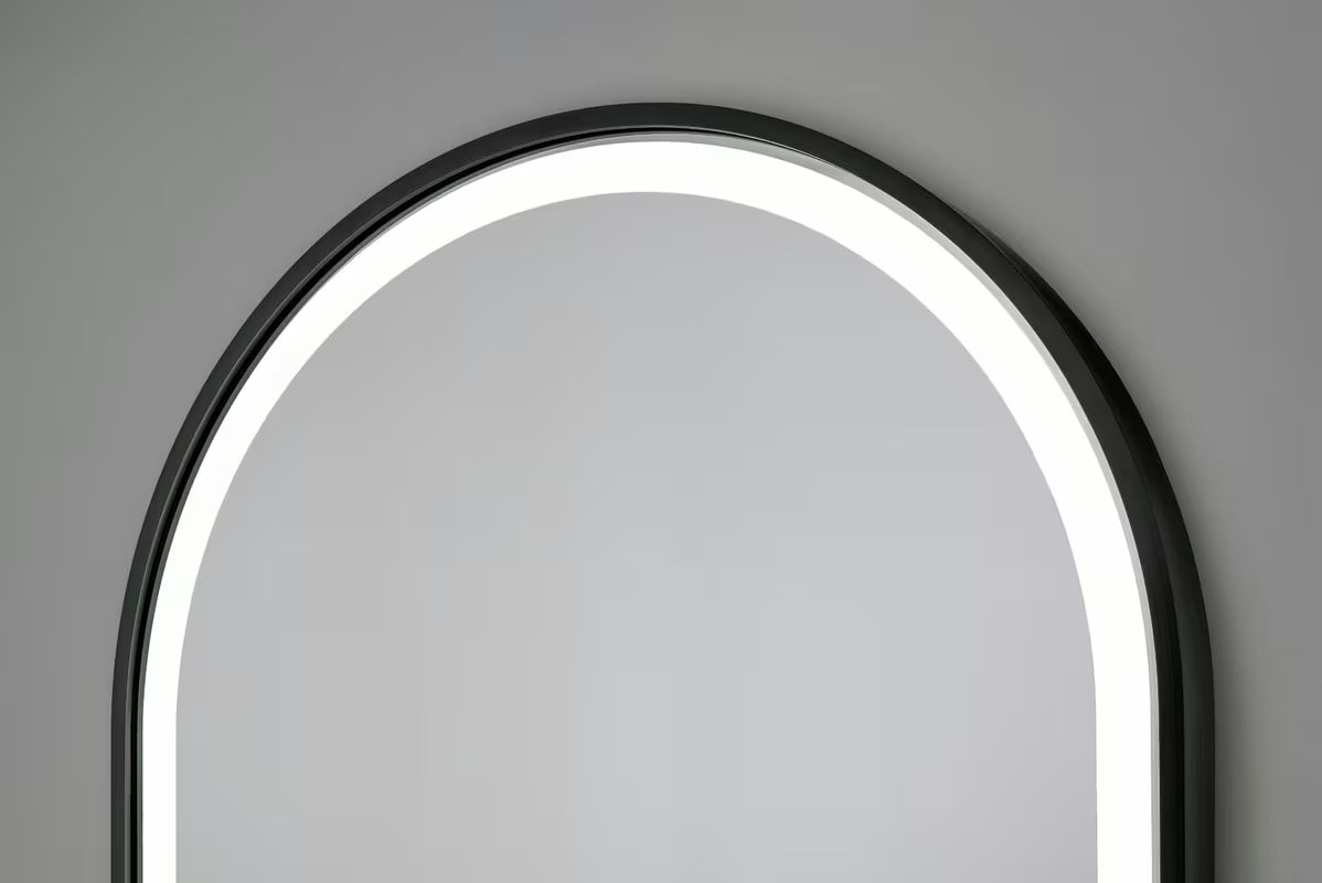 Ovalno kupaonsko ogledalo SAT 40x80 cm u crnom okviru z LED osvetlitvijo i sa senzorskim upravljanjem.