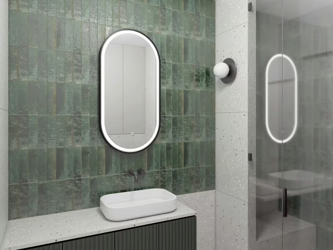 Ovalno kupaonsko ogledalo SAT 40x80 cm u crnom okviru z LED osvetlitvijo i sa senzorskim upravljanjem.