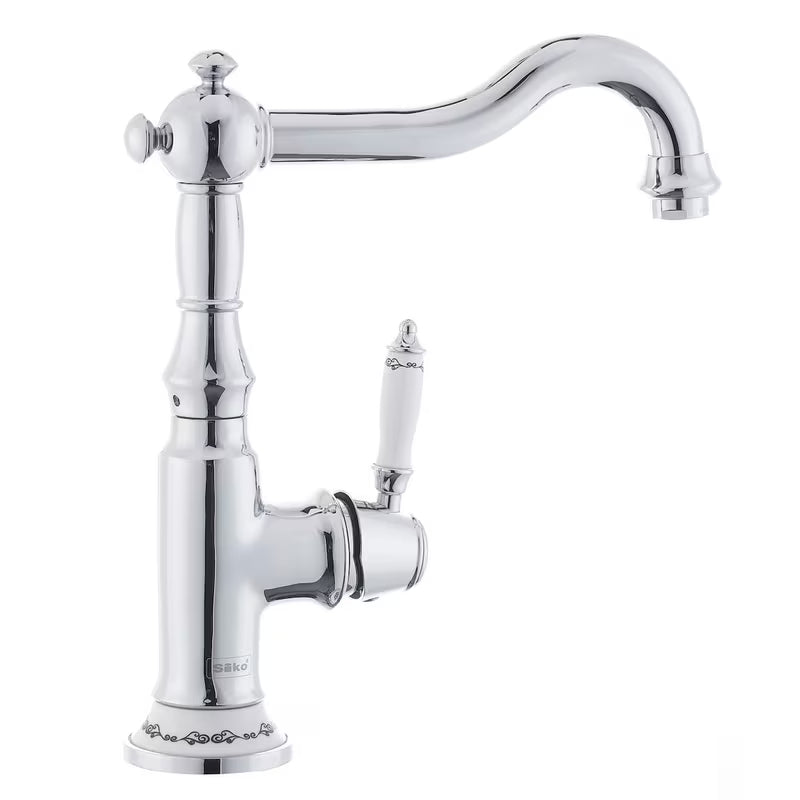 Kromirana armatura za pomivalno korito SIKO Provence s ručicom i zakretnim izljevom u retro dizajnu.