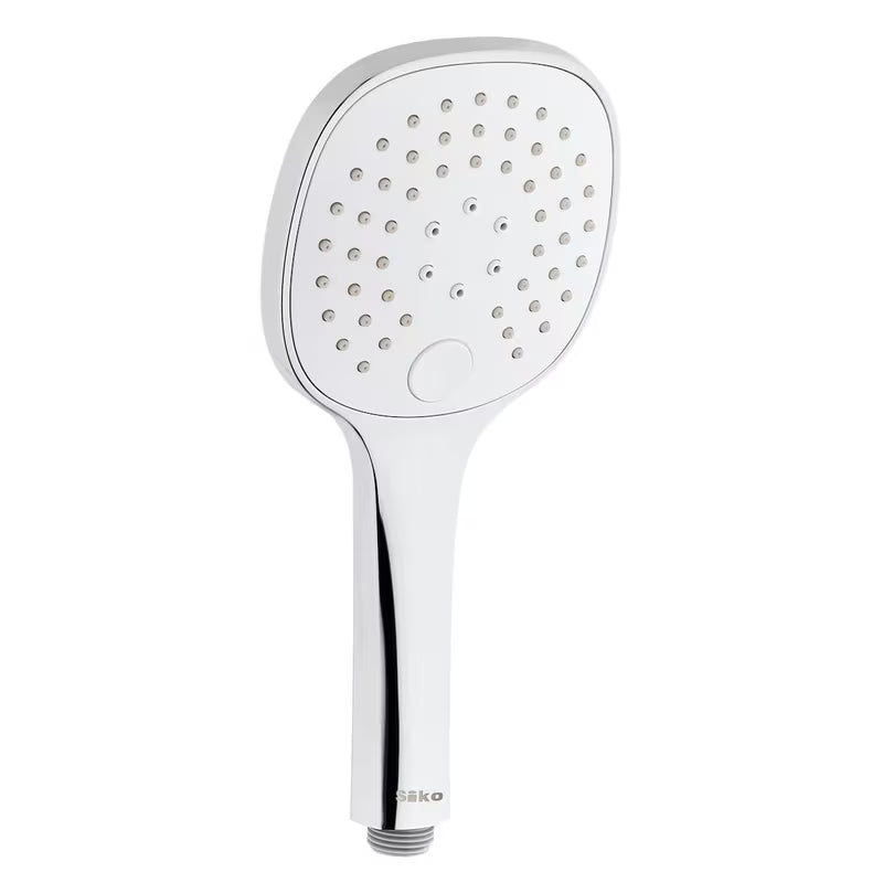 Bijela ručna tuš slušalica SIKO s kromiranim detaljem, tipkom pro za prebacivanje i silikonskim mlaznicama.