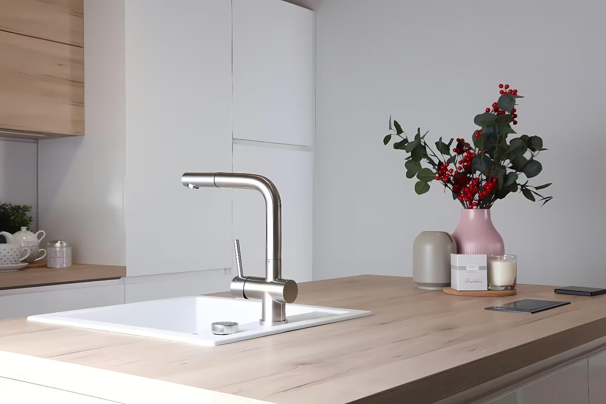 Inox armatura za pomivalno korito SIKO Steel s mat površinom i izvlačnim tušem