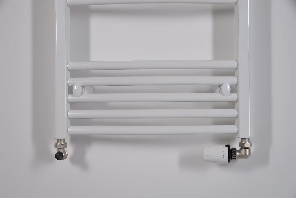 Bijeli kombiniran cijevni radiator Thermal Trend KDO 45x98 cm za kupaonicu.