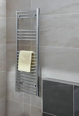 Kombiniran kopalniški radiator Anima Marcus 450x1118 mm v krom izvedbi z ukrivljenim profilom.