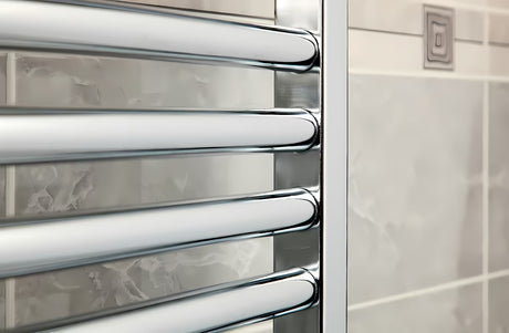 Električni radiator Anima Marcus 60x176 cm v krom izvedbi z grelno palico in termostatom.