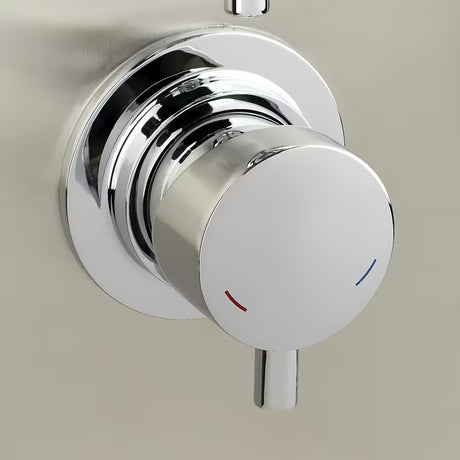 Tuš panel Anima Primeshower z enoročnim mešalnikom, zgornjo deževno prho, ročno prho in masažnimi šobami.