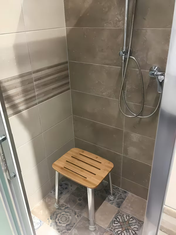 Tuš stolček Anima sa sjedalom od bambusa i protukliznim nožicama