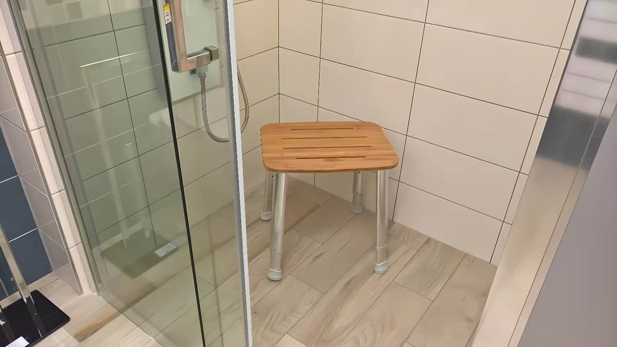 Tuš stolček Anima z bambusovim sedežem in protizdrsnimi nogicami