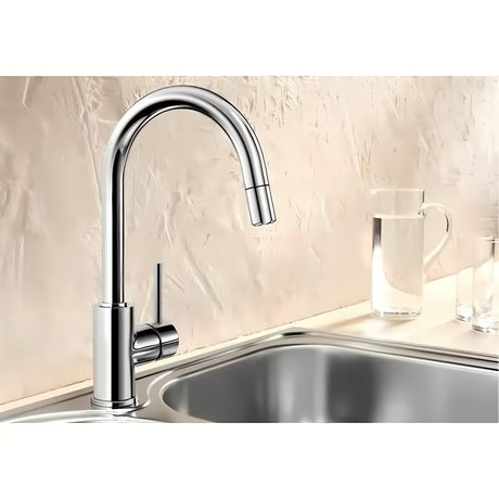 Kromirana armatura za pomivalno korito Blanco Mida-S s izvlačnom ručicom tuša i blago zakrivljenim izljevom.